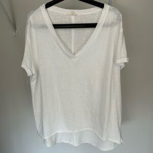 LA MIEL White V-Neck Short Sleeve Tee